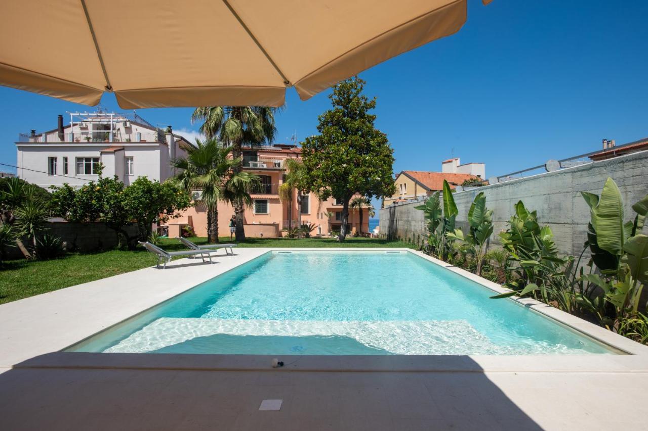 Rosa Aparthotel